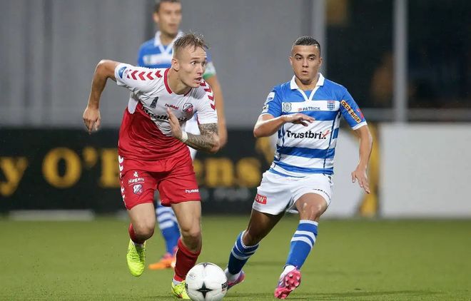 他在关键时 他在关键时