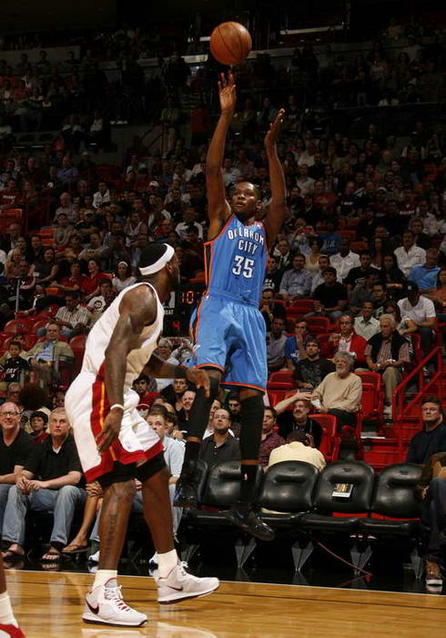 社交媒体上 社交媒体上